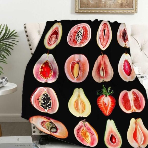 Fruit Blanket Throw Gift for Men Women, Funny Novelty Sliced Strawberry Avocado - Picture 1 of 3